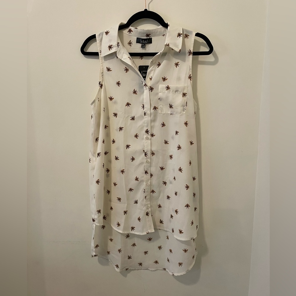 NWT!! Label by Rachel Roy Sleeveless Blouse. Bee pattern.
